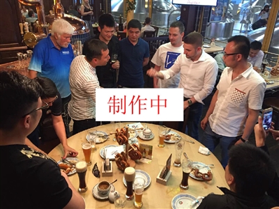 LPL官方发布JDG对阵NIP海报：兵临城下，野区节奏碰撞